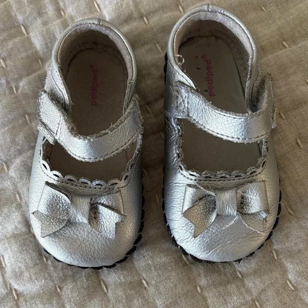 pediped Silver Bow Dress Shoes for Kids